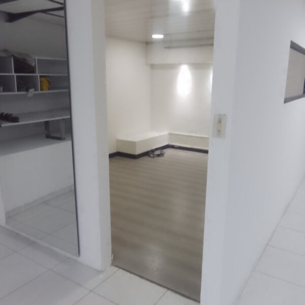 Arriendo local Barrio Carvaja - Imagen 12
