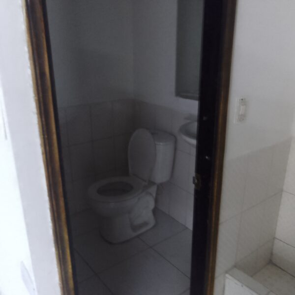 Arriendo local Barrio Carvaja - Imagen 11